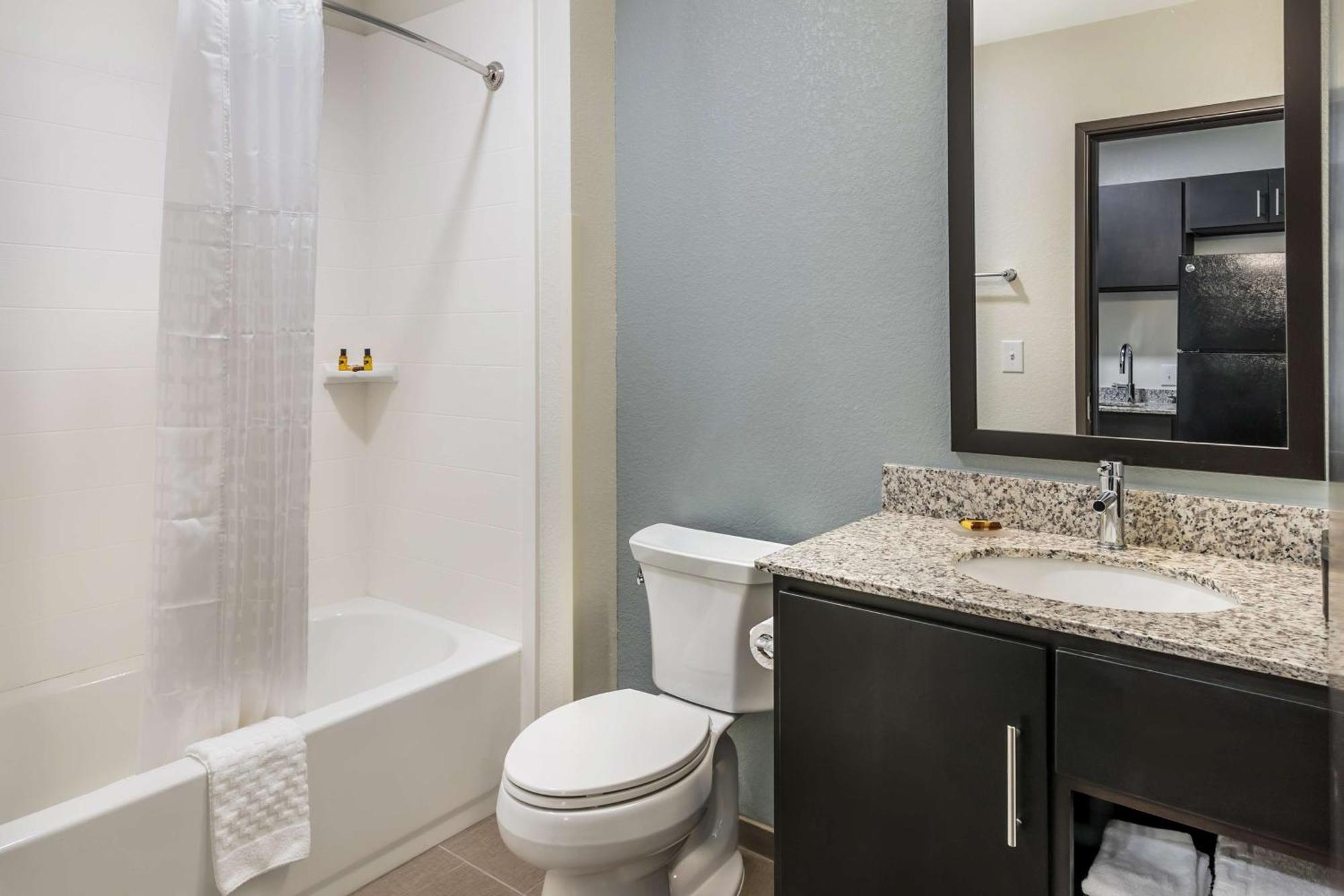 Best Western Plus Bluffton/Hilton Head Hotel Exterior photo