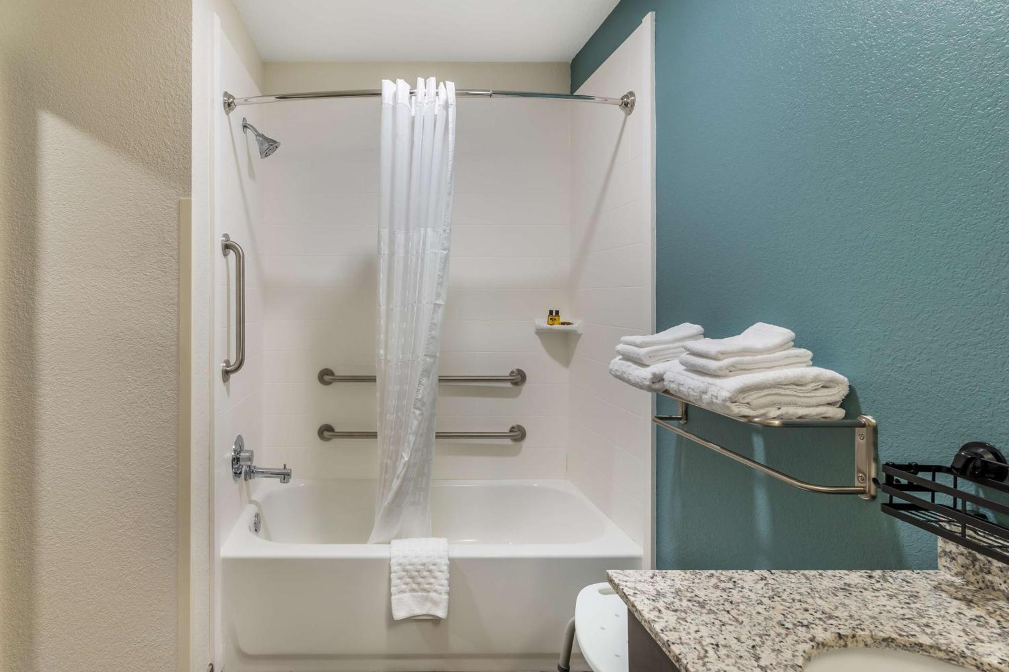 Best Western Plus Bluffton/Hilton Head Hotel Exterior photo